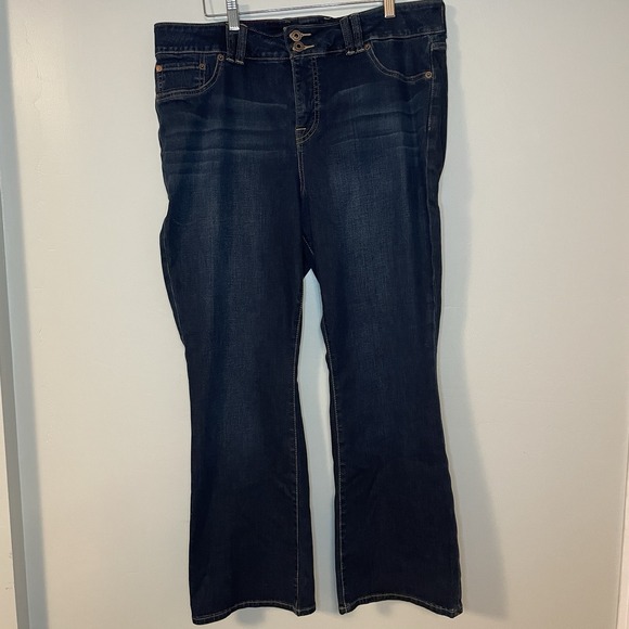 Lucky Brand Emma Boot Bootcut Dark Wash Casual Denim Jeans Petite 18 EUC‎ - Picture 1 of 8